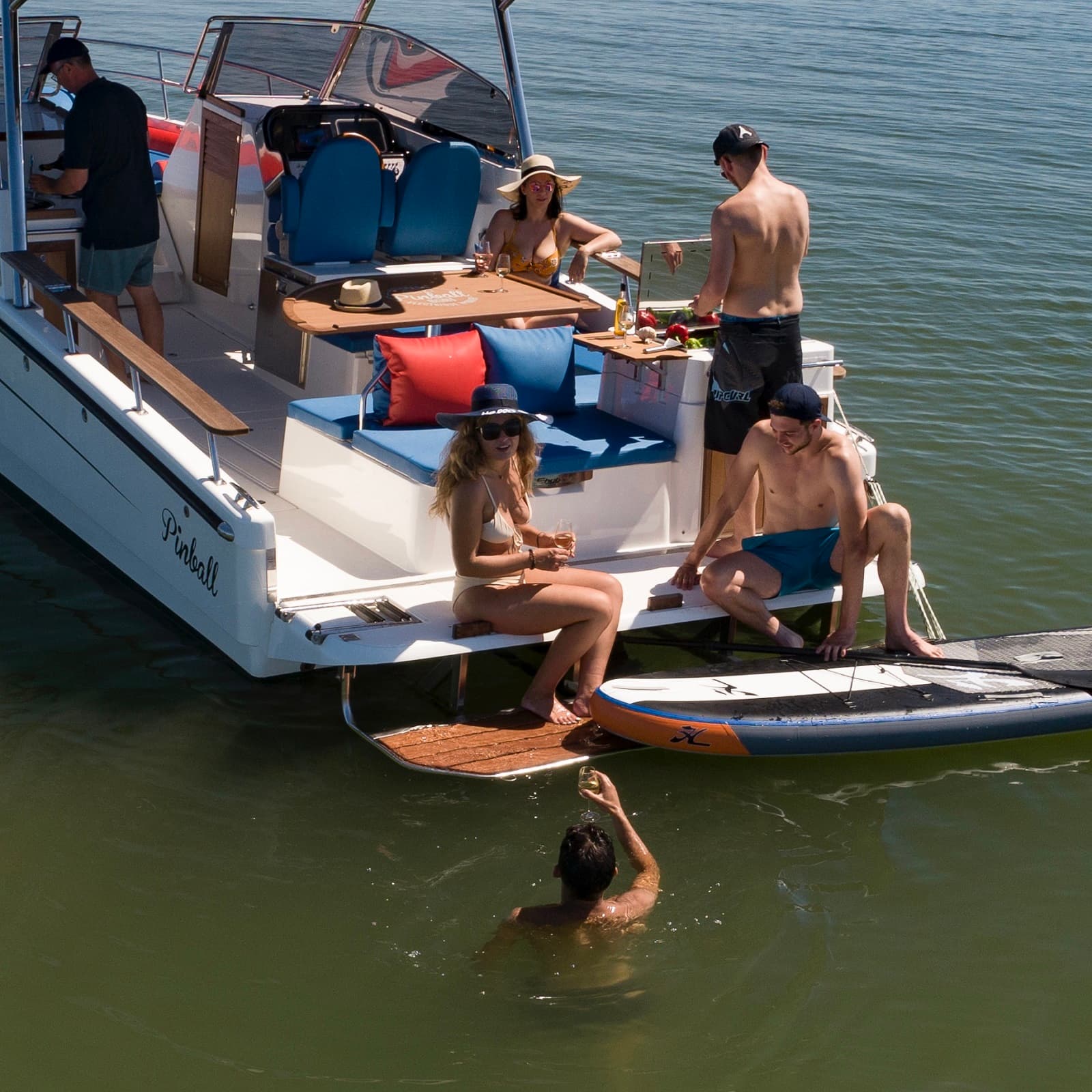 Bateau Pinball vu du dessus avec maniabilité exceptionnelle